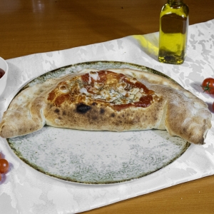 PIZZA CALZONE (INCHISA)