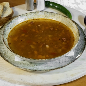 CIORBA DE FASOLE CU CIOLAN