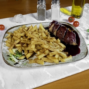 PIEPT DE PUI CU PRUNE CONFIATE