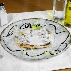 PIEPT DE PUI CU SOS DE CIUPERCI